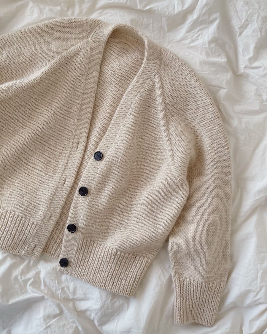 PetiteKnit Champagne Cardigan (18 m st 4,5) - 2