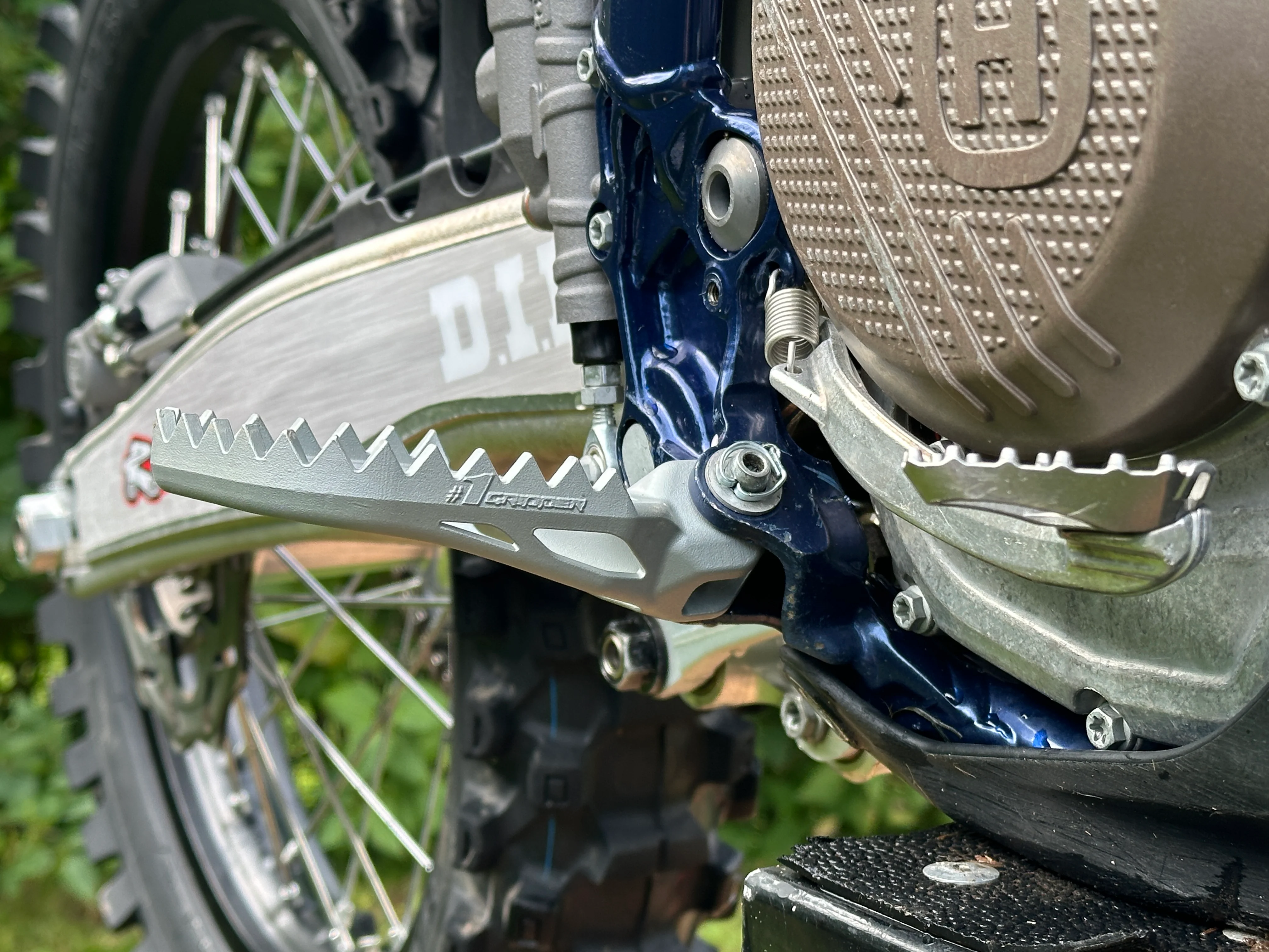 OneGripper Fotpinnar CTRL - HQV/KTM/GG - 3