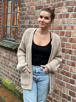 PetiteKnit November Jacket (15 m patent st 3,5)