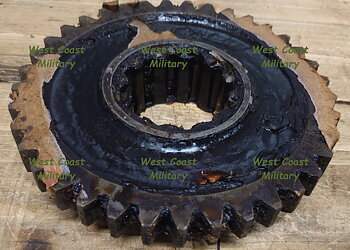 Output shaft sliding gear