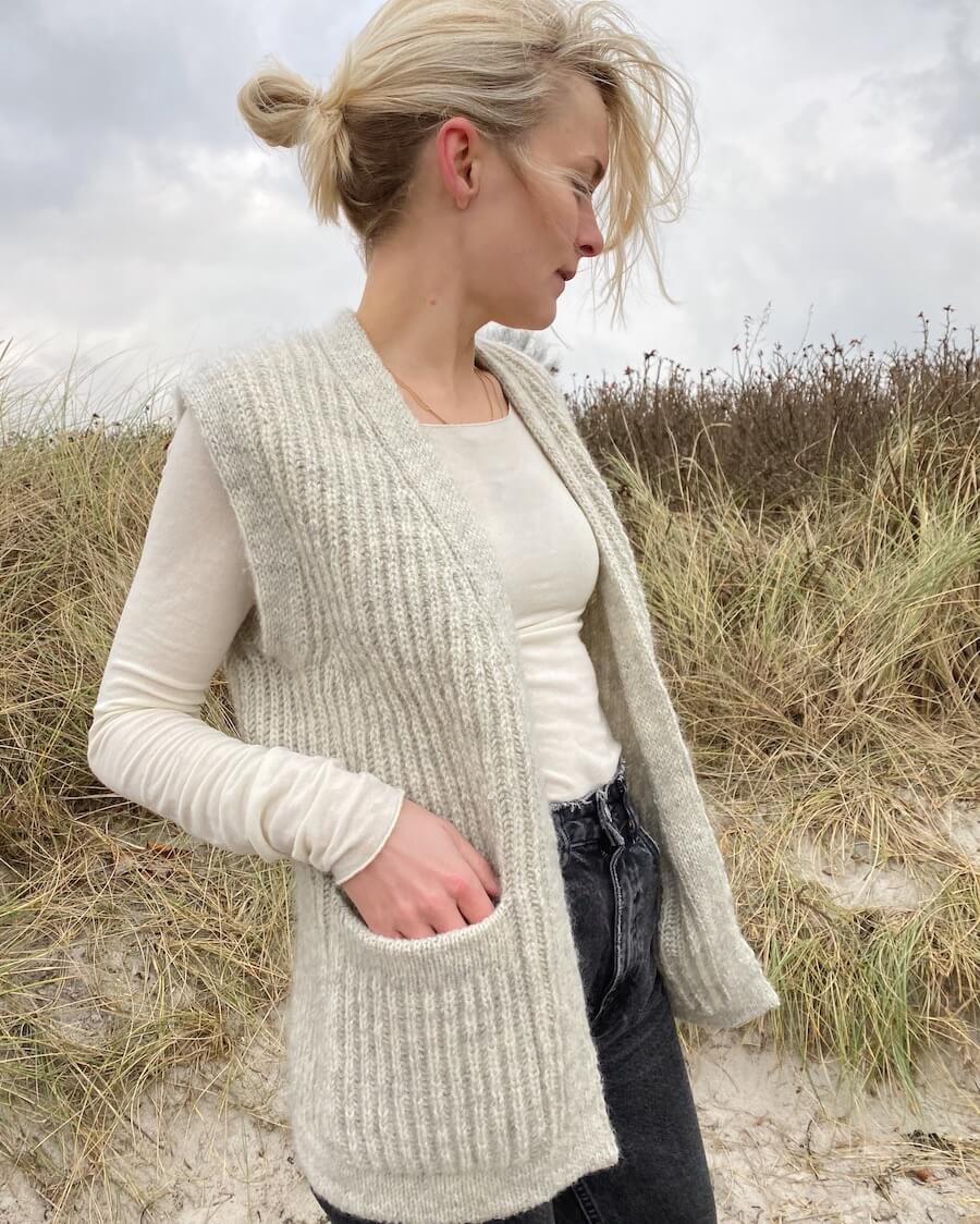 PetiteKnit November Vest (15 m patent st 3,5) - 3