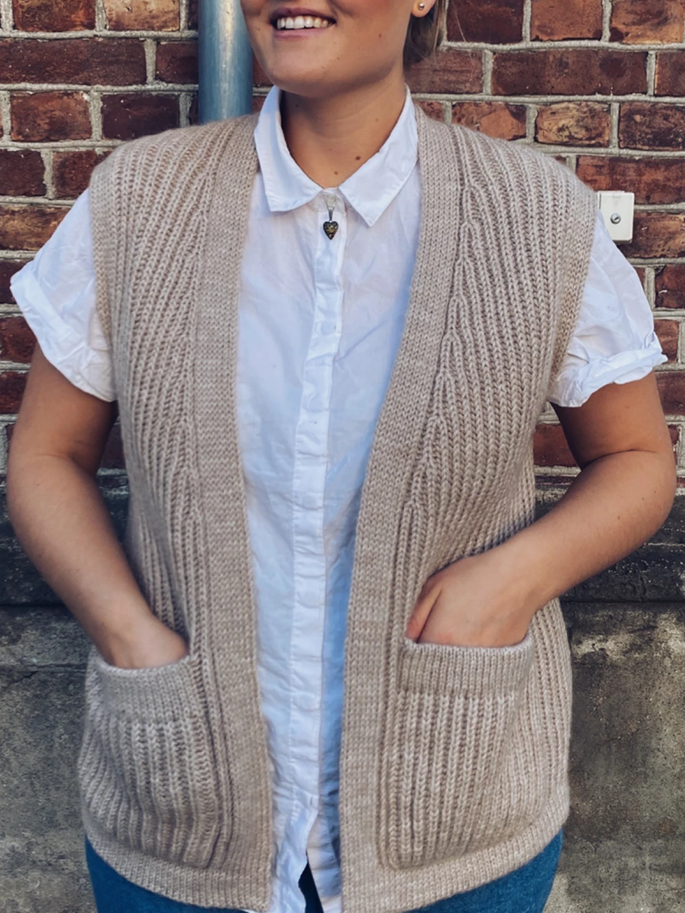PetiteKnit November Vest (15 m patent st 3,5)