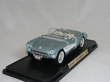 Chevrolet  Corvette   1957  1:18  Road Legends/Lucky Die Cast