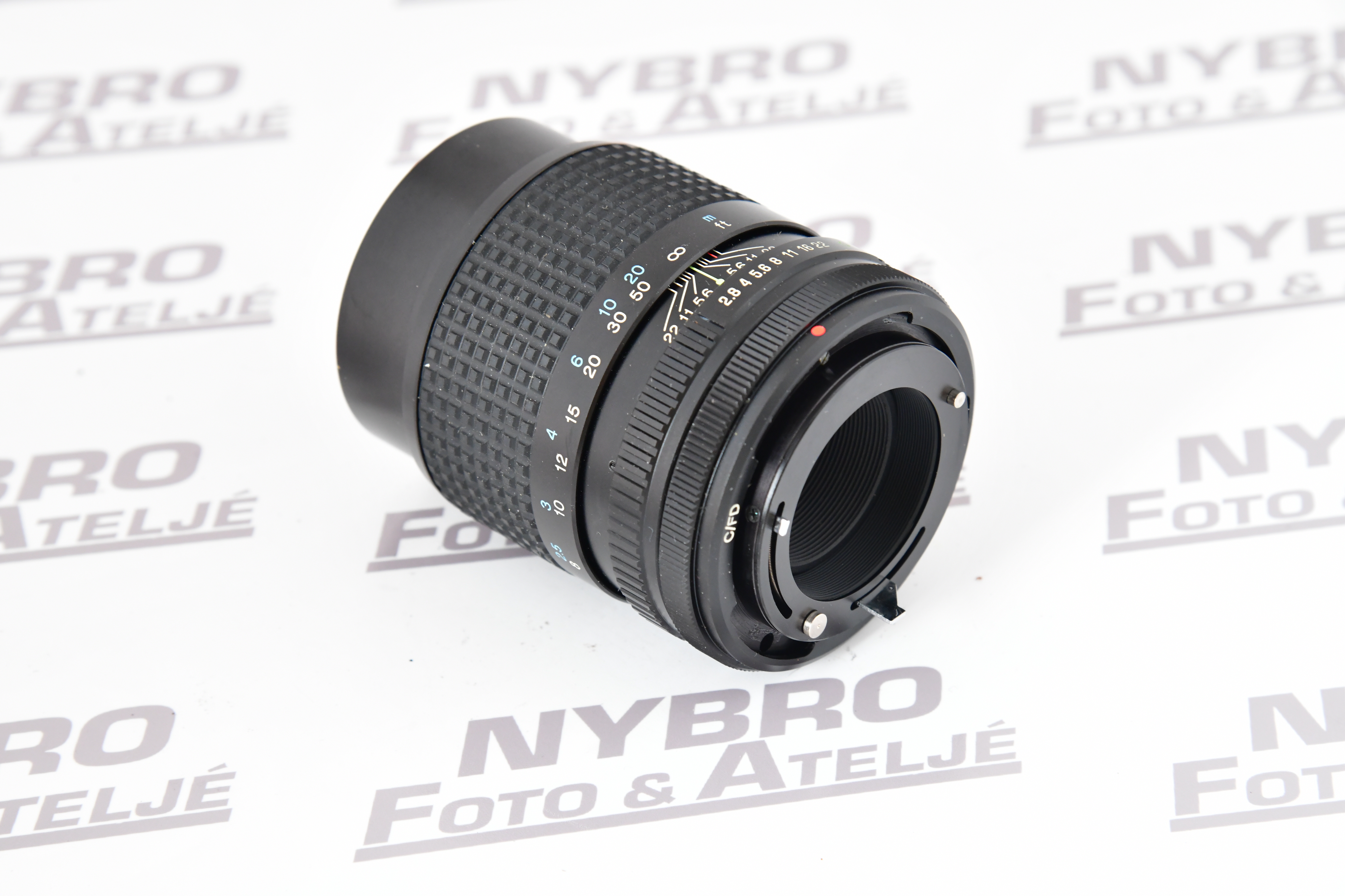 Tokina 135 / 2,8  Canon FD - 2