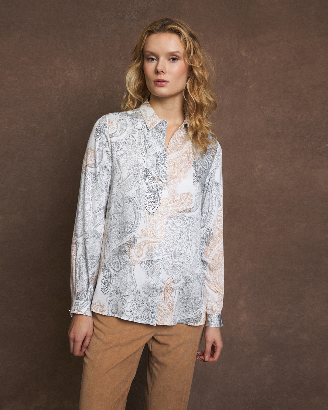 Skjortblus Caura offwhite/svart/beige