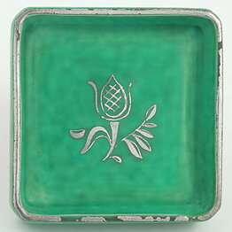 Wilhelm Kåge (Argenta 1959) Green Quadratic Bowl with Flower Decor 7 cm