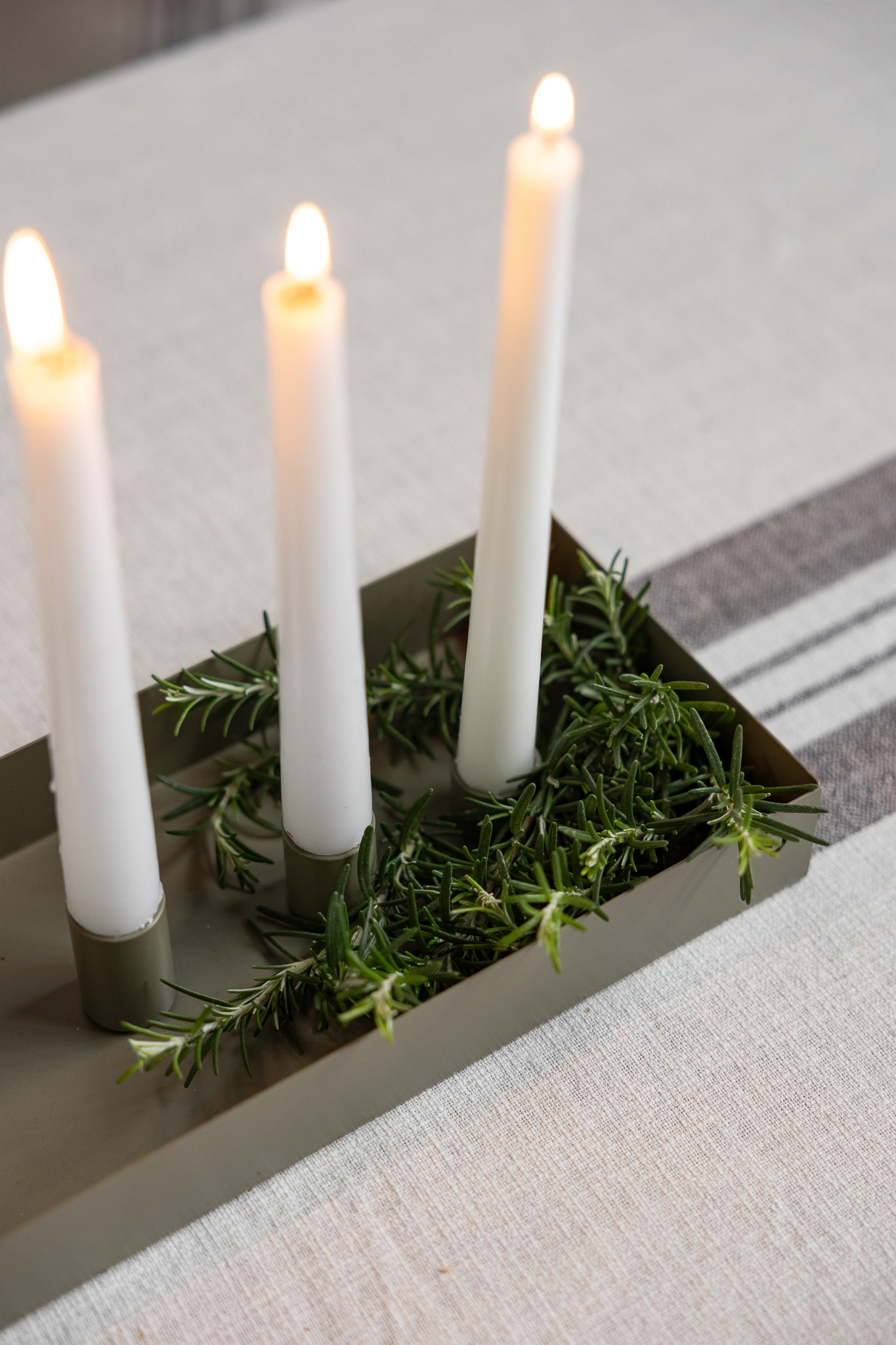 Sund - Liten grön ljusstake med magnetiska ljushållare - 30 x 13 x 4 cm - 3