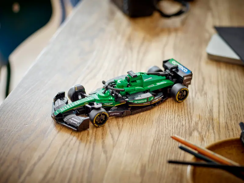 LEGO 77245 Aston Martin Aramco F1® AMR24 ‑kilpa-auto - 4