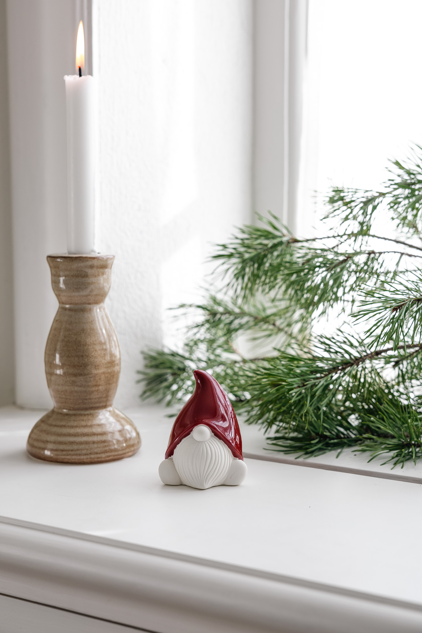 Harald - Liten röd dekoration - Tomte - 6 x 6 x 8 cm - 2