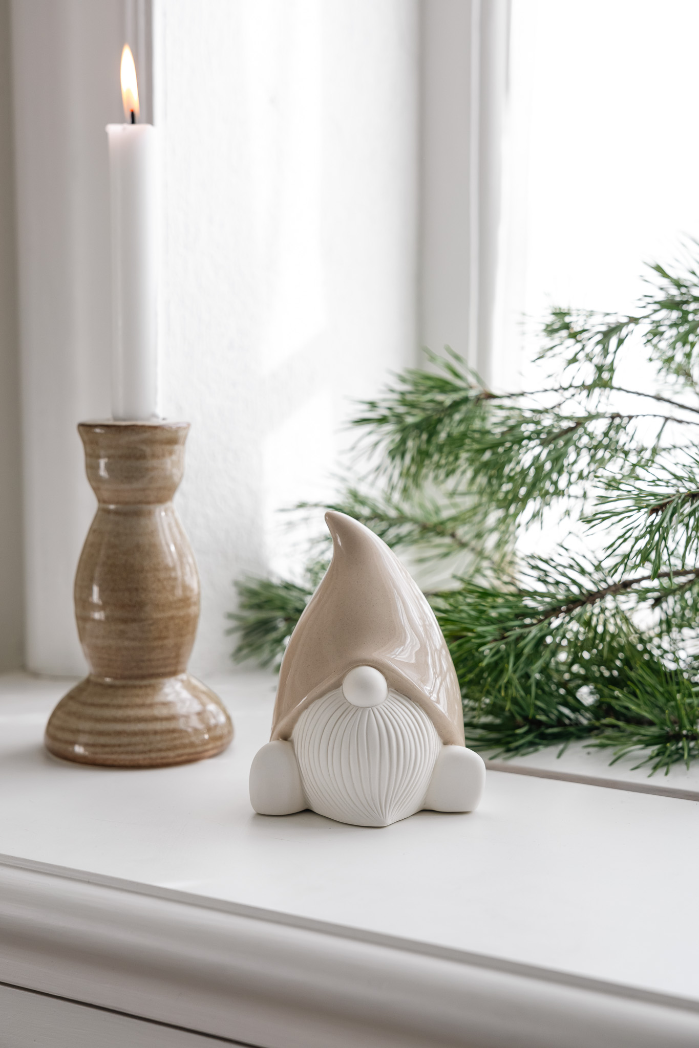 Harald - Stor beige dekoration - Tomte - 10 x 10 x 13 cm