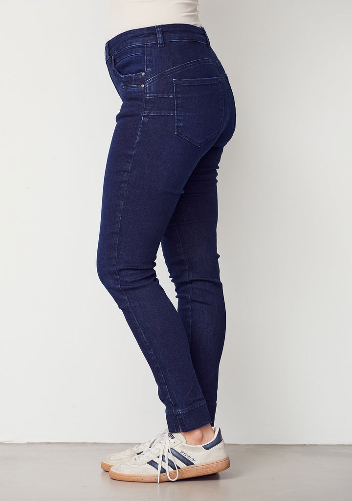Verona Jeans - Deep Dark Denim - Isay