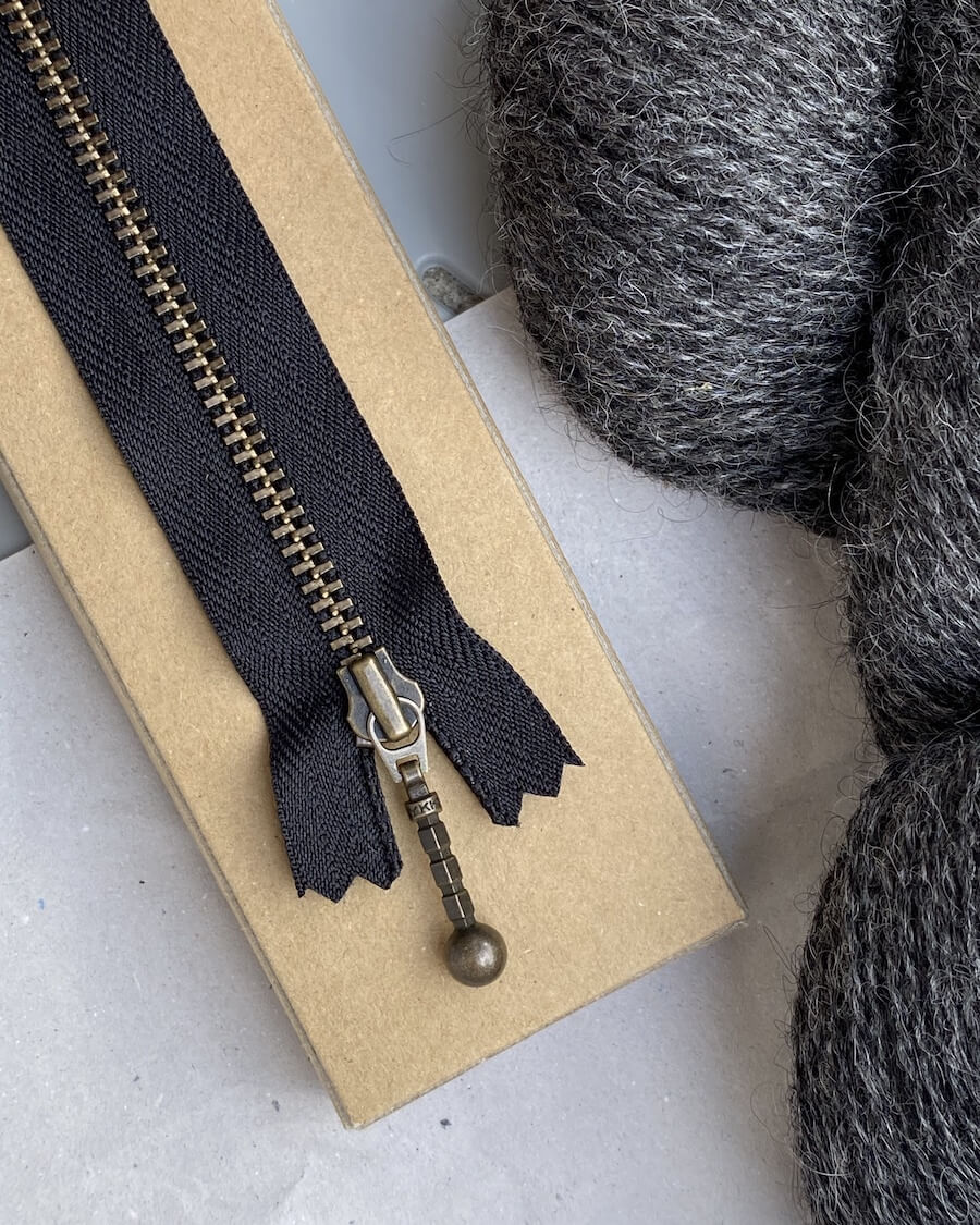 Petiteknit Blixtlås 17 cm - Svart