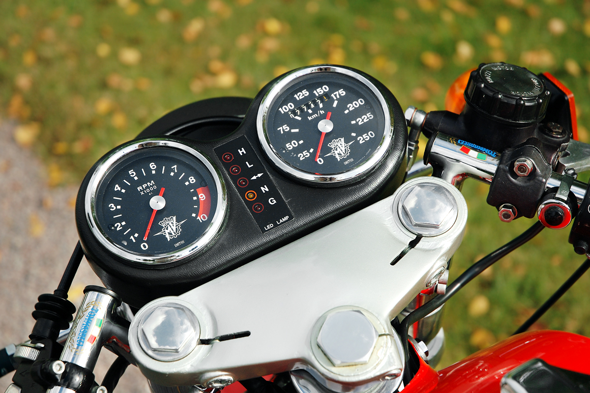 Juli 2025: Supermotors och klassiska MV Agusta! - 2