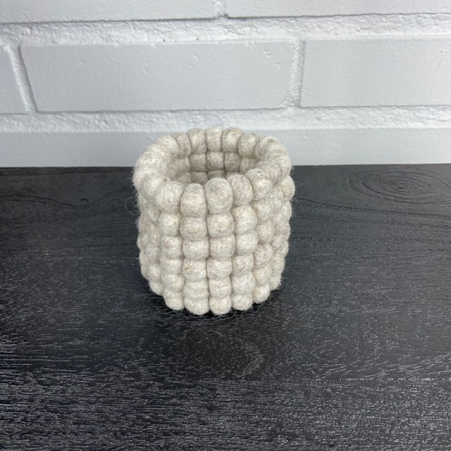 Mini Kruka / Behållare av Ullbollar i Beige