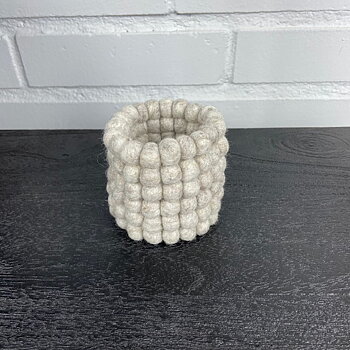 Mini Kruka / Behållare av Ullbollar i Beige