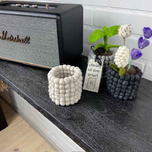 Mini Kruka / Behållare av Ullbollar i Beige - 2