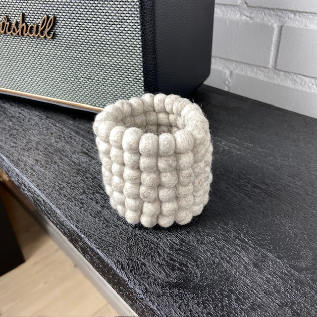 Mini Kruka / Behållare av Ullbollar i Beige - 3