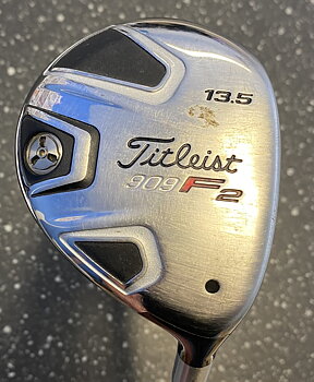 Titleist 909 F2 FW3  13.5 grader
