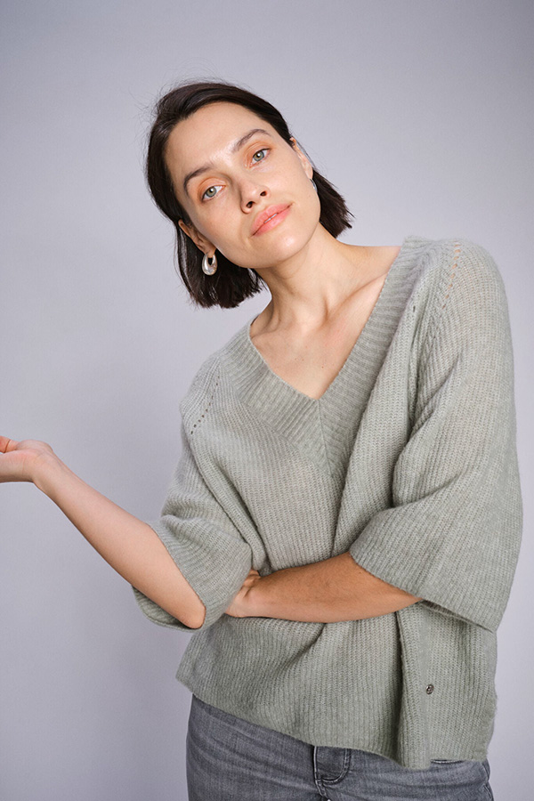 MMTaci 3/4 V-neck Knit Shadow