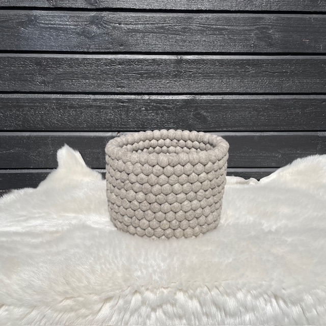 Stor Kruka /  Korg / Behållare / Foder av Ullbollar i Beige - 5