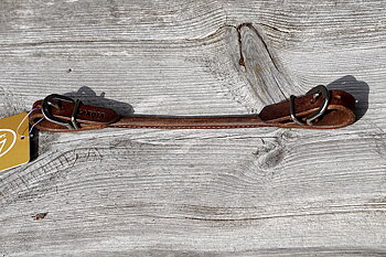 Curbstrap / kinnrem, oljat läder, rundsydd