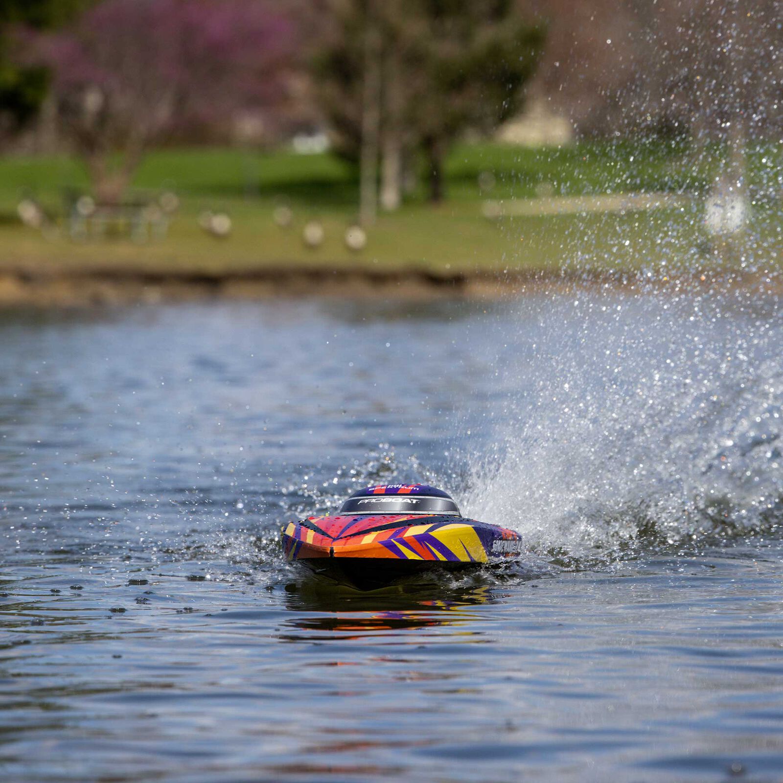ProBoat Sonicwake 24" Self-Righting Brushless Deep-V RTR, Red - 3