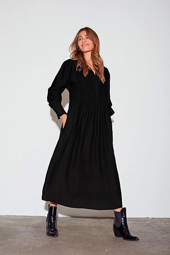 Isay - Ane Smock Dress Black