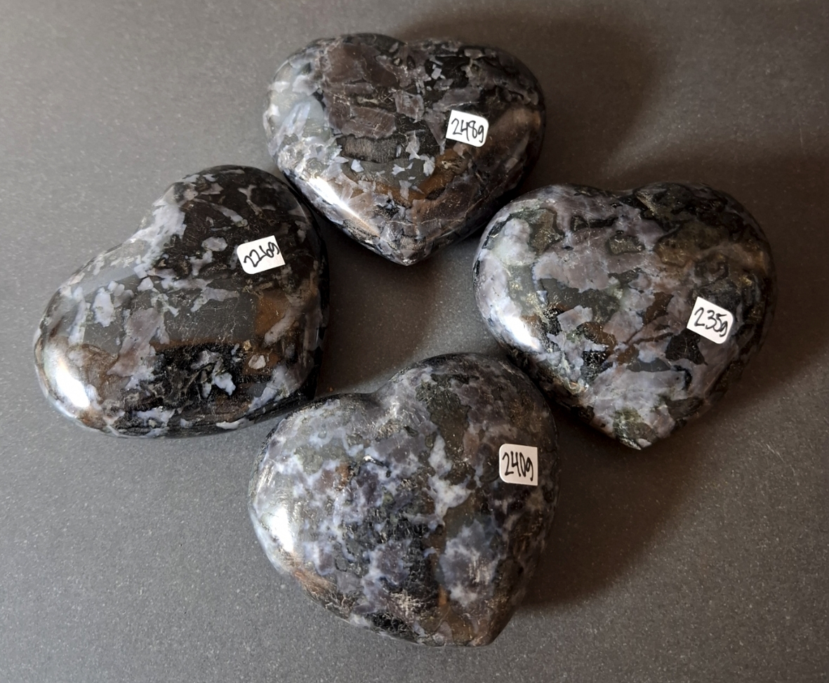 Gabbro / Merlinit Hjärtan