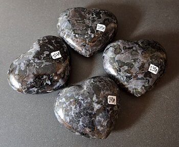 Gabbro / Merlinit Hjärtan