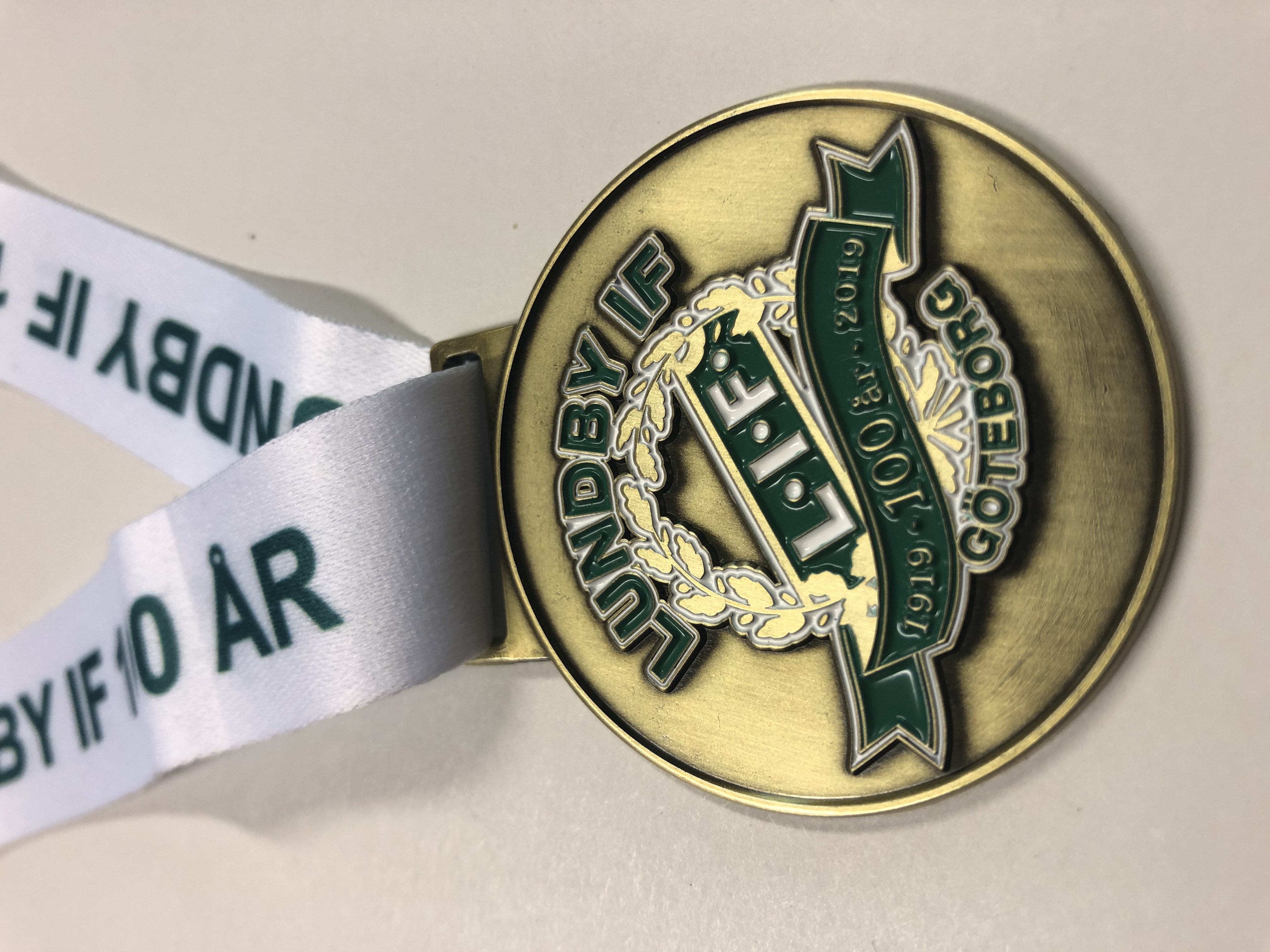 Specialmedalj präglad med emaljfärger - Lundby IF:s 100-årsjubileum - 3
