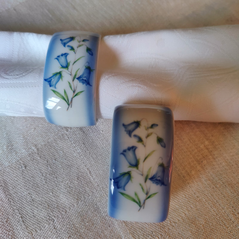 Servettringar ur serien Sveriges Blå Blommor
