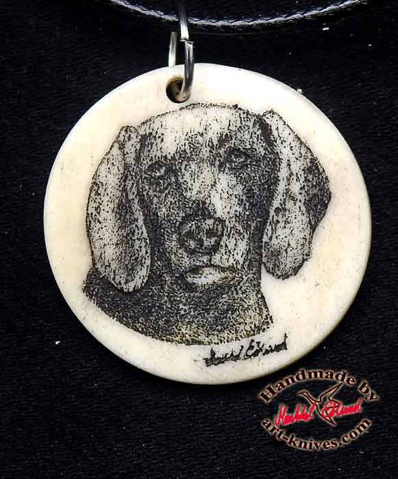 Graverat halsband av älghorn Hundportätt Weimaraner DP1
