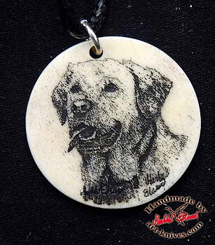 Graverat halsband av älghorn Hundportätt Labrador retriever DP5