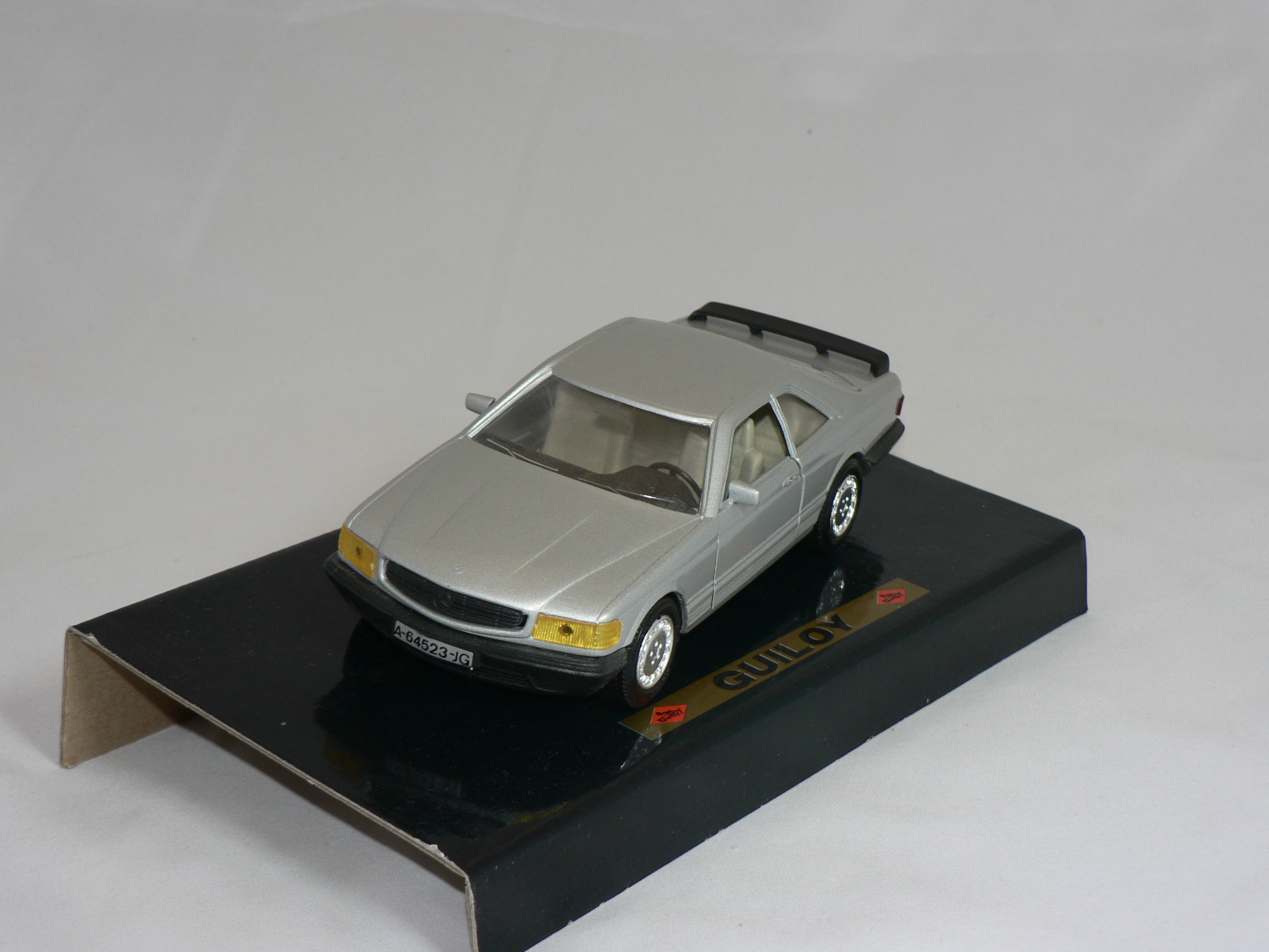 Mercedes Benz  500  SEC   1:24  Guiloy