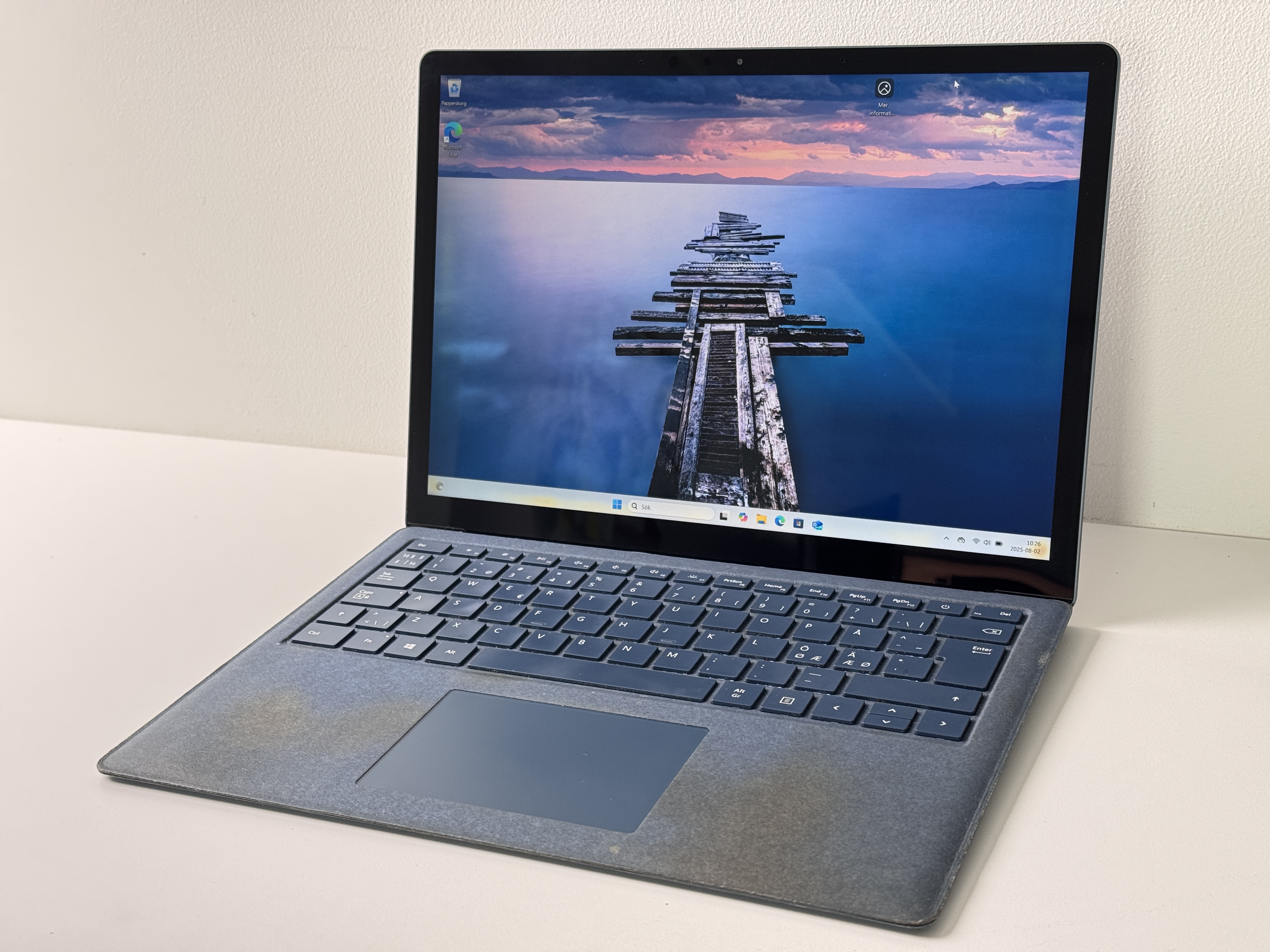 Microsoft Surface Laptop 2 13.5