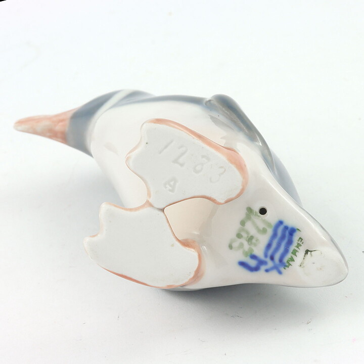 Anna Trap (1911)  Penguin  #1283  10 cm