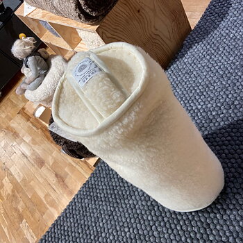 Bolster av naturvit ull från Wooldesign
