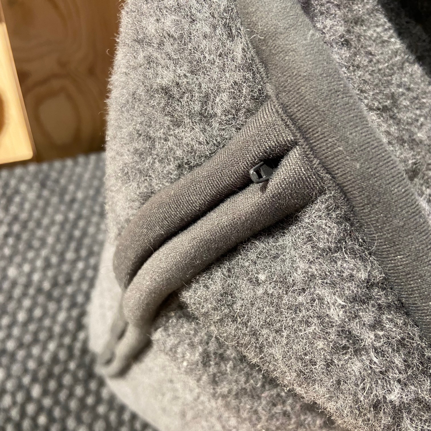 Bolster av mellangrå ull från Wooldesign - 9
