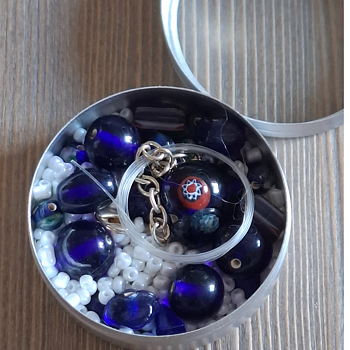 Smyckesset- Blå glaspärlor Fairtrade