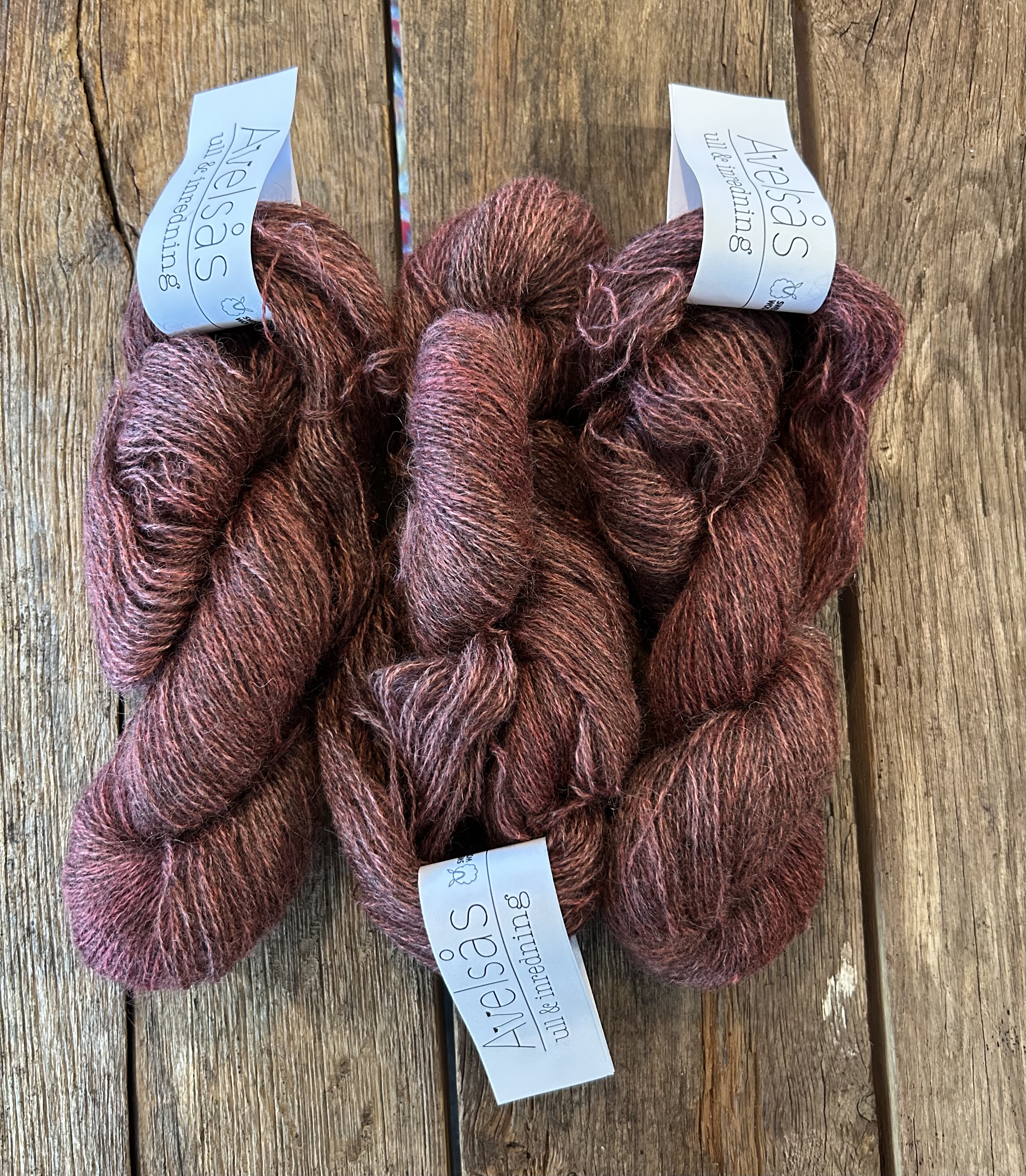 2-ply sock yarn Red shimmer