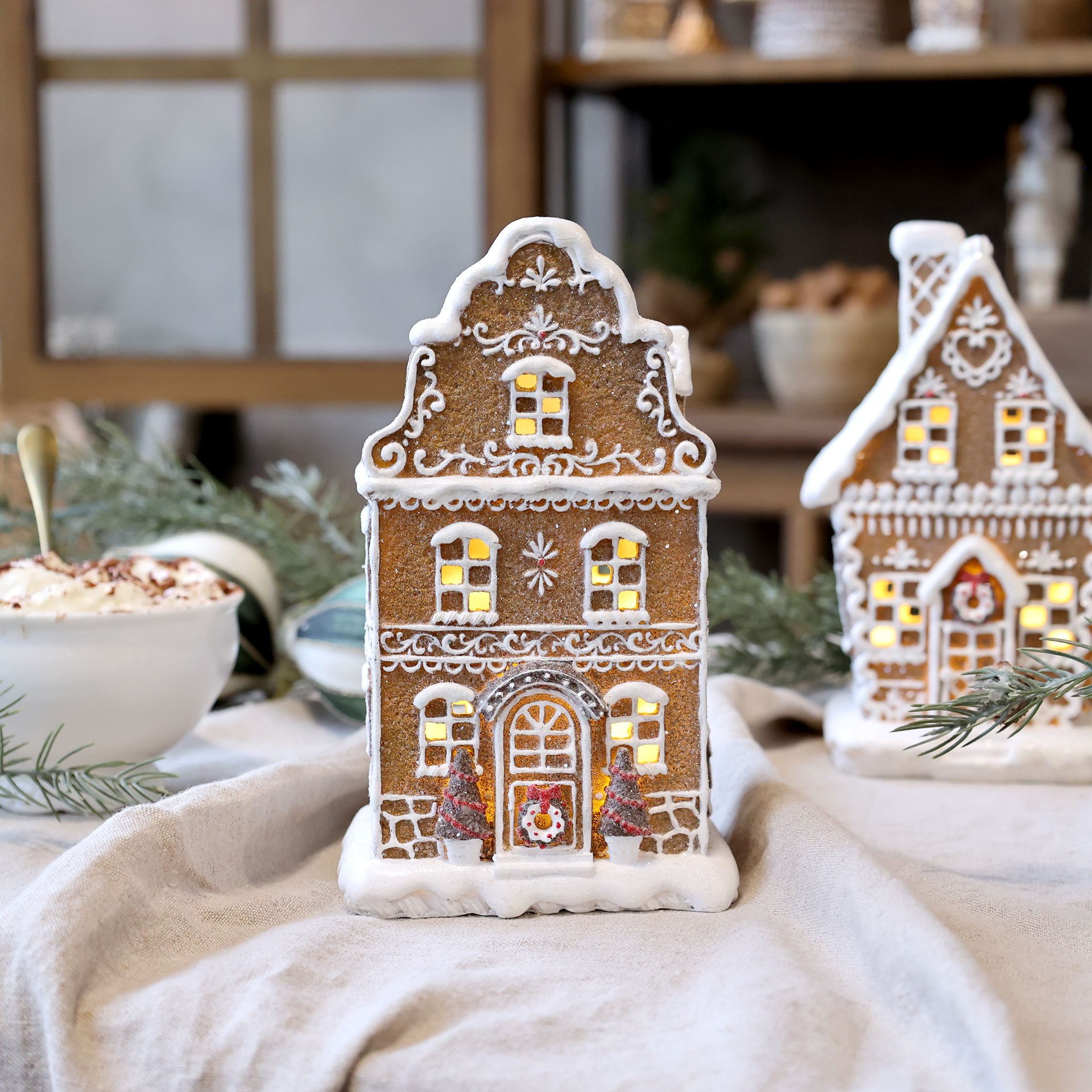 Pepparkakshus med ledbelysning - 20,5x12 cm - 2