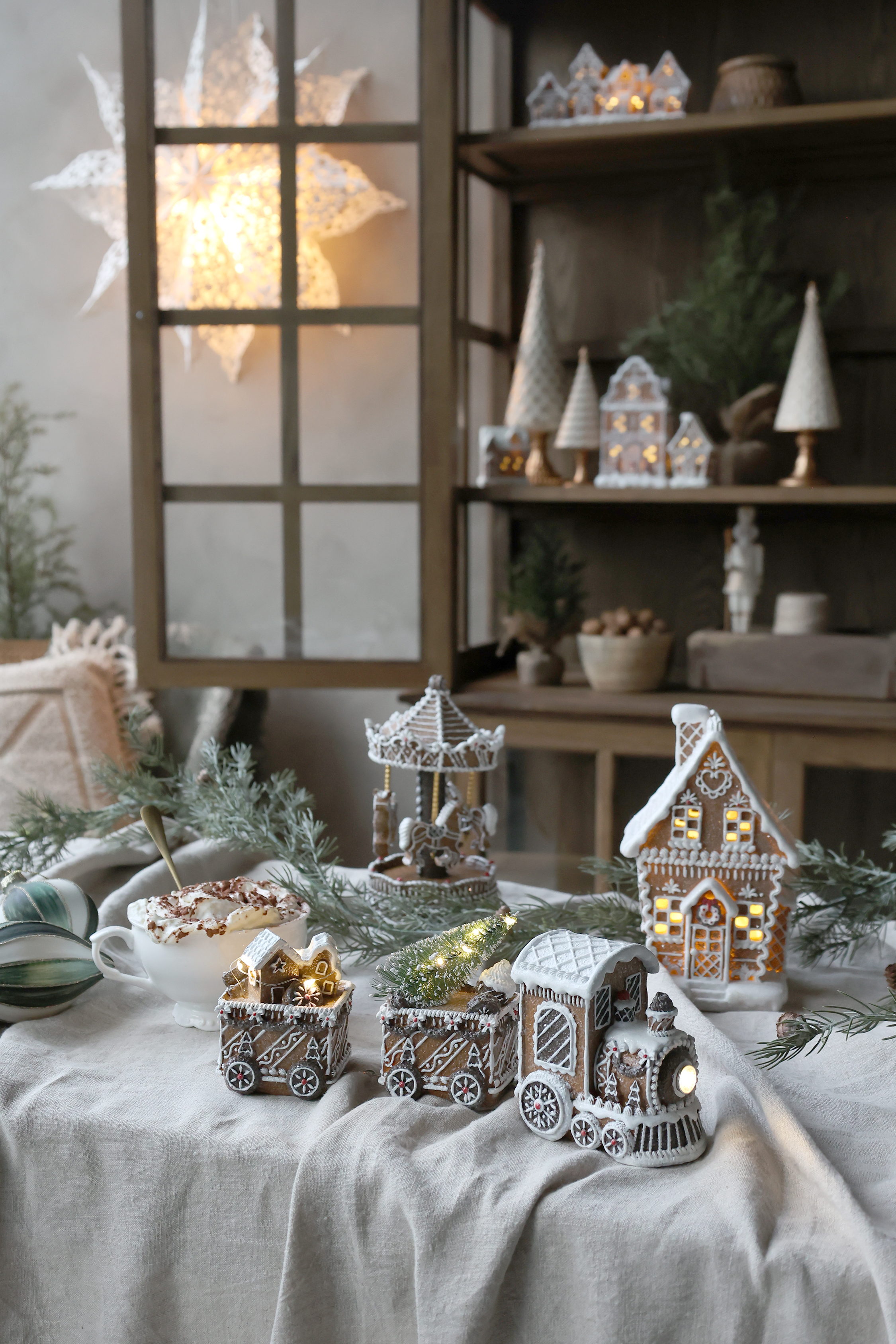 Gingerbread house with LED lighting - 21x13 cm - 5