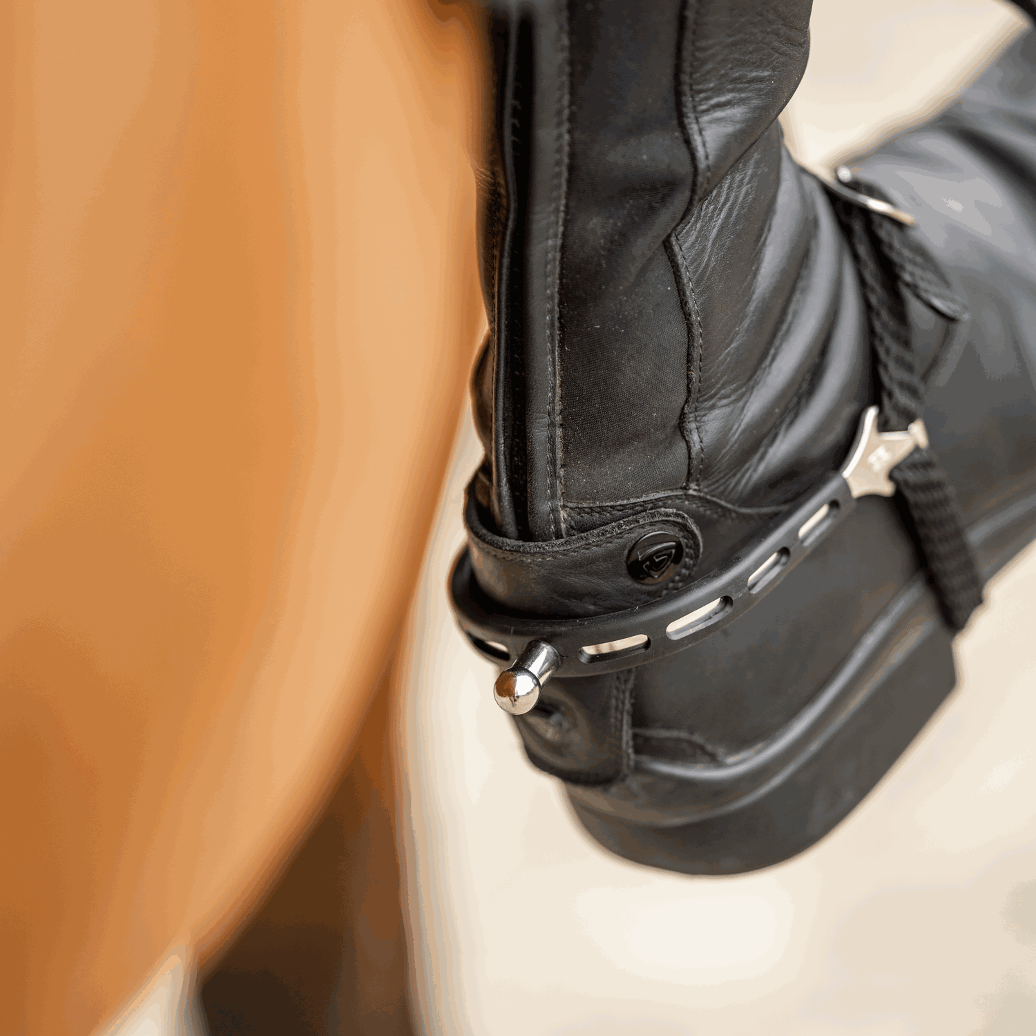 Sprenger ULTRA fit EXTRA GRIP Spurs with Balkenhol fastening – Stainless Steel, 20 mm Ball - Soft