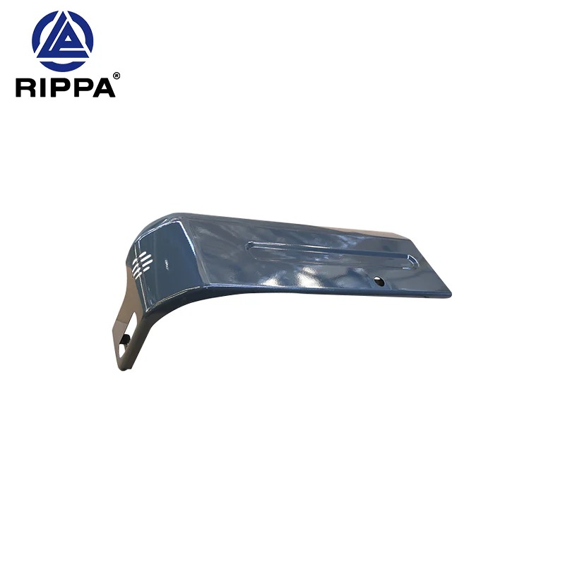 R15-4 Kubota Offset oikean puoleinen alempi helman suojus (pulverimaalattu - RIPPA Black RAL7016) - 2