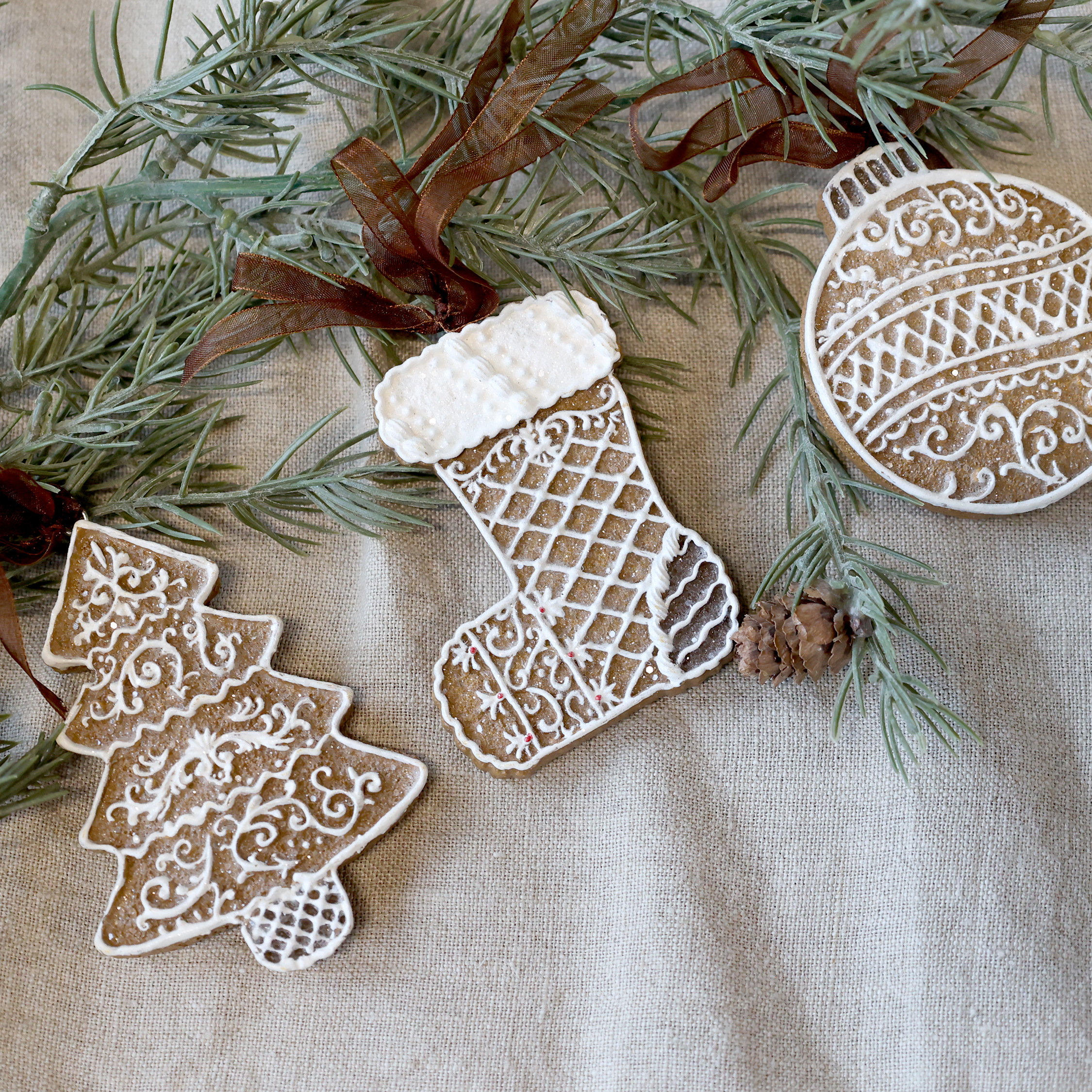 Christmas tree decoration - Gingerbread figures - 3-pack - 2