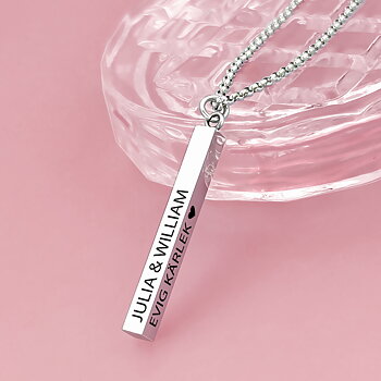 SLUTSÅLD! Halsband liten fyrstav, valfri text