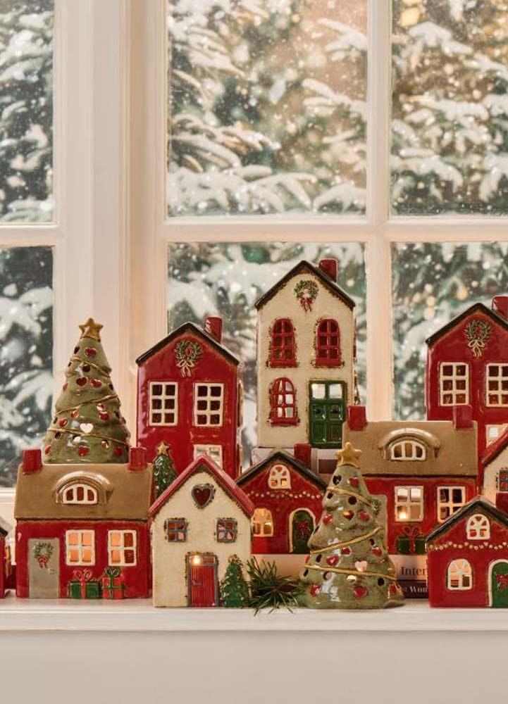 Stillenat - Christmas house - House lantern - Lantern - Beige house with green door - 19x10 cm - 3