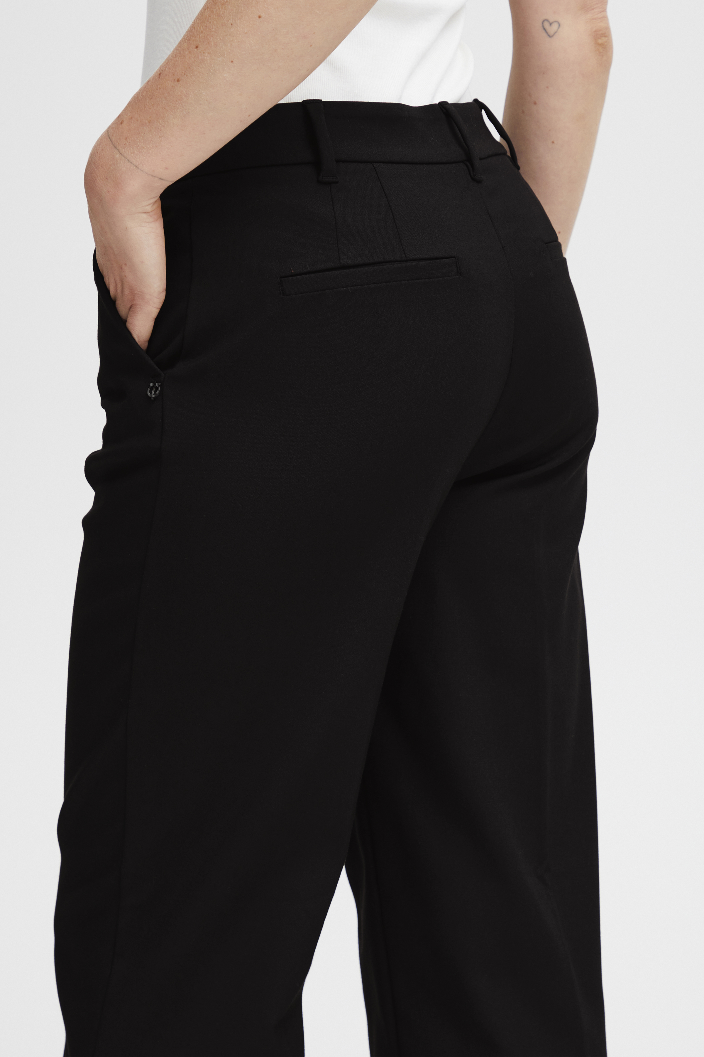 PZBindy HW Pant Wide Leg  Svart vid kostymbyxa