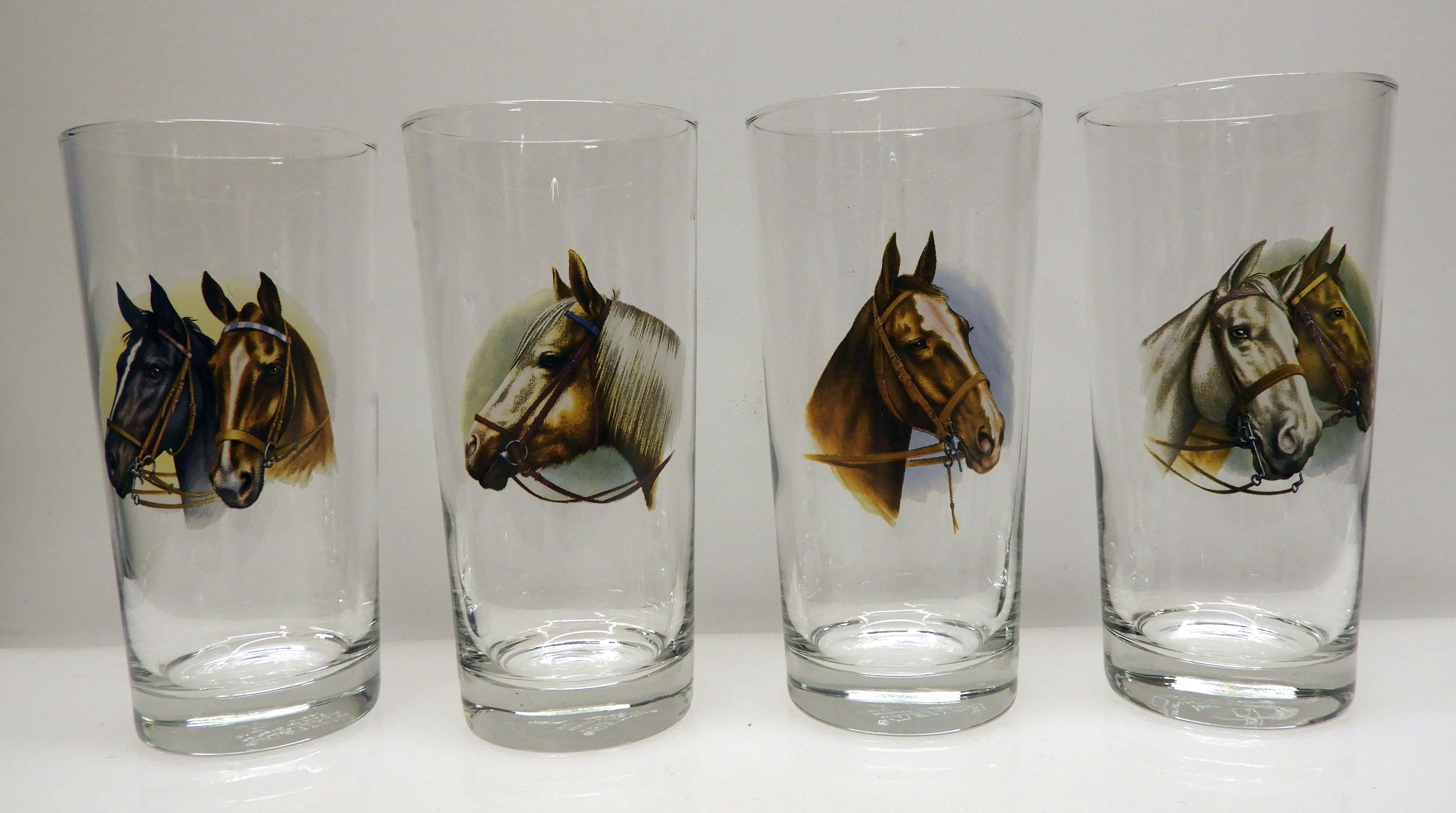 4 st. glas med hästar 40 cl