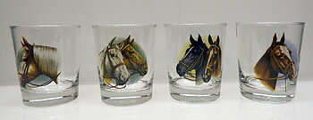 4 st. glas med hästar 23 cl